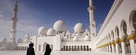 Sheikh Zayed Bin Sultan Al Nahyan Mosque in Abu Dhabi
